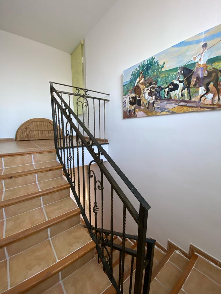 Casa de 4 dormitorios y 4 baños en Freila