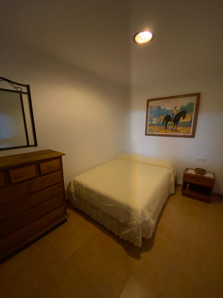 Casa de 4 dormitorios y 4 baños en Freila