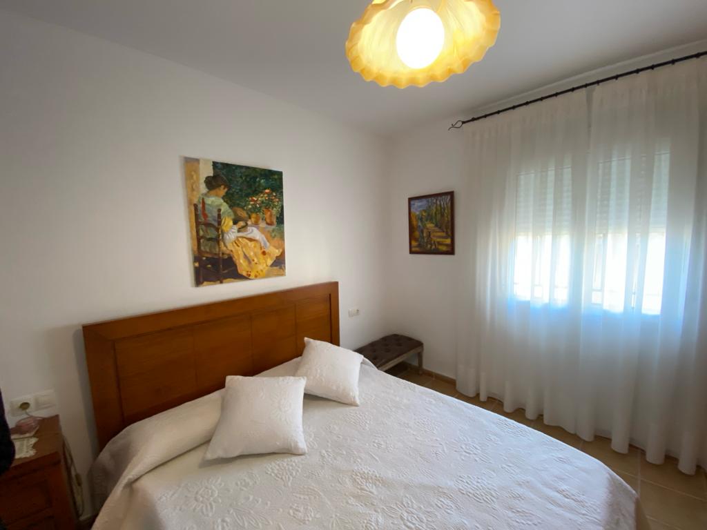 Casa de 4 dormitorios y 4 baños en Freila