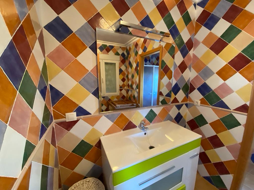 Casa de 4 dormitorios y 4 baños en Freila