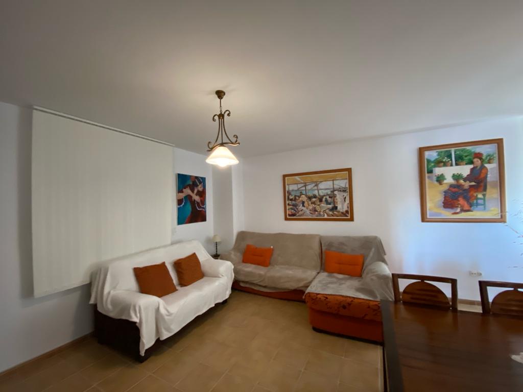 Casa de 4 dormitorios y 4 baños en Freila