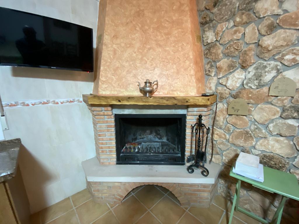 Casa de 4 dormitorios y 4 baños en Freila