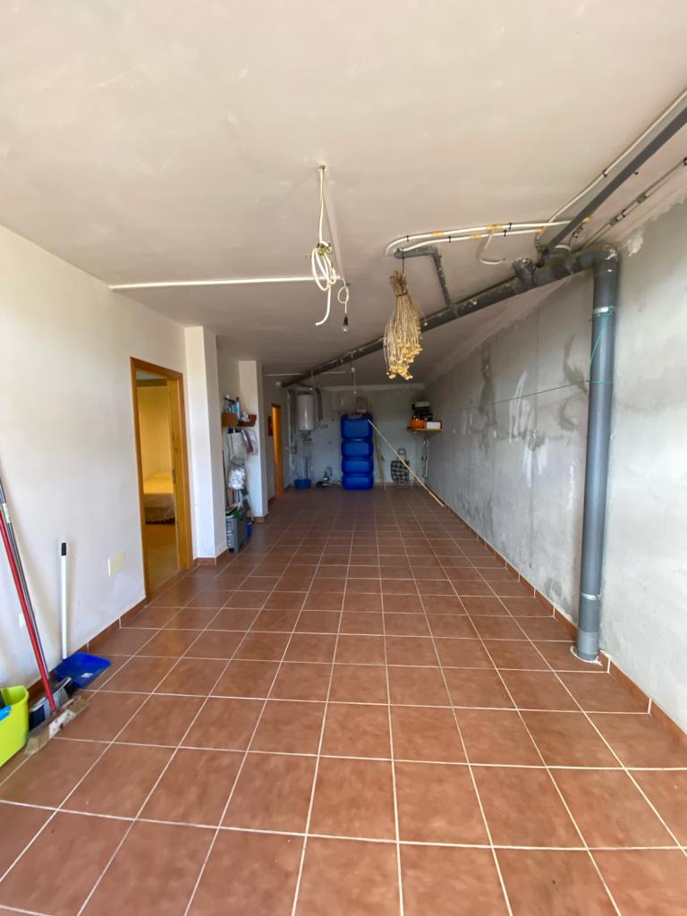 Casa de 4 dormitorios y 4 baños en Freila