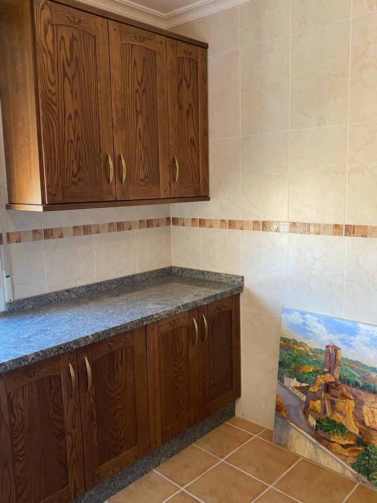 Casa de 4 dormitorios y 4 baños en Freila