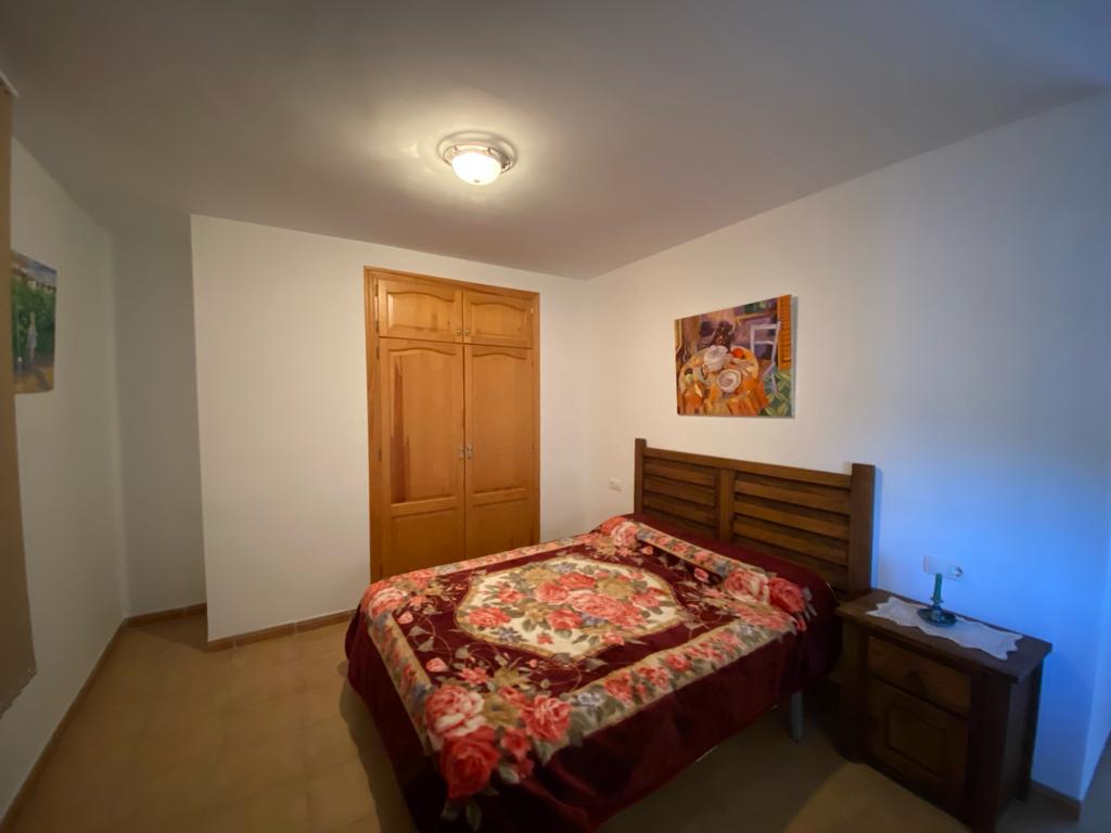 Casa de 4 dormitorios y 4 baños en Freila