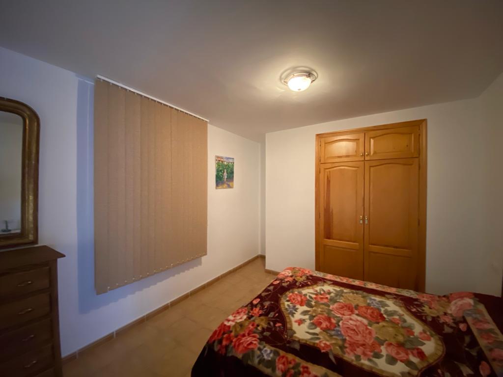 Casa de 4 dormitorios y 4 baños en Freila