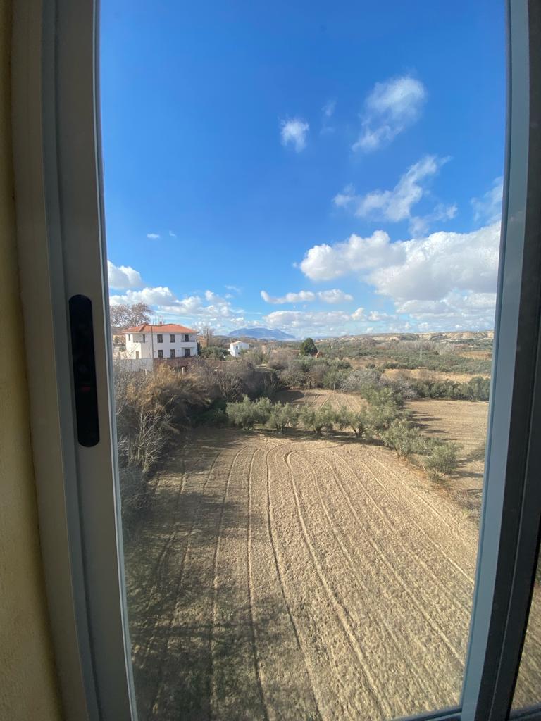 House, Apartment, huge warehouse and land in Cullar, Granada