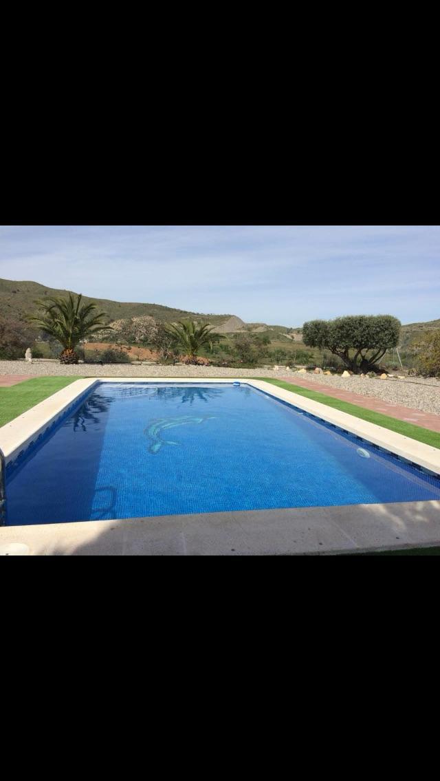 Gran villa de primera calidad con piscina y vistas.