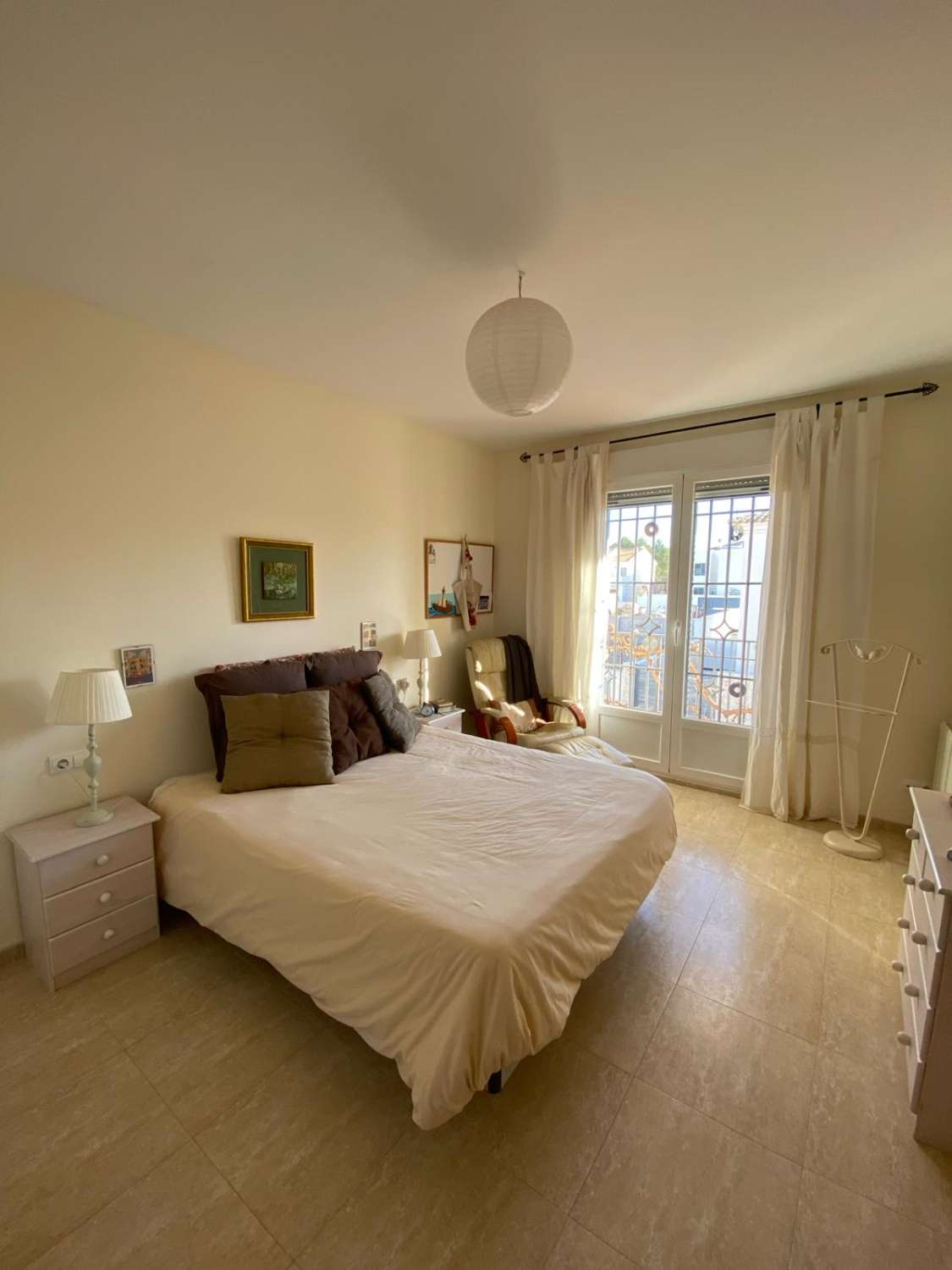 Casa, 4 Dormitorios, 3 Baños, en Baza