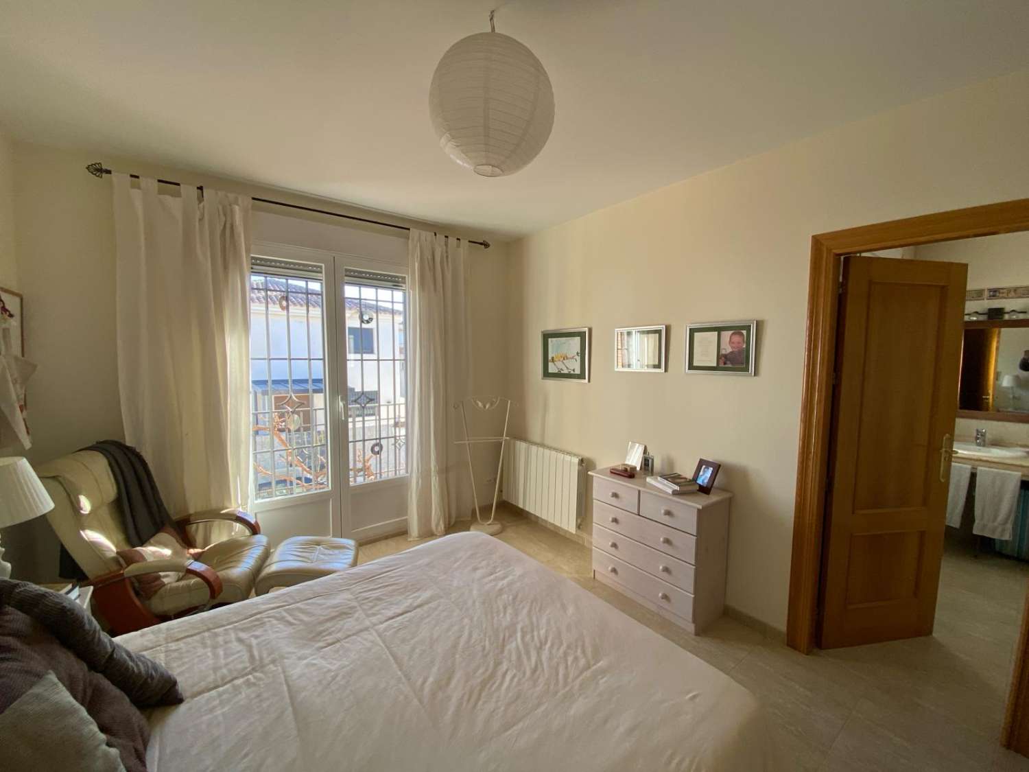 Casa, 4 Dormitorios, 3 Baños, en Baza