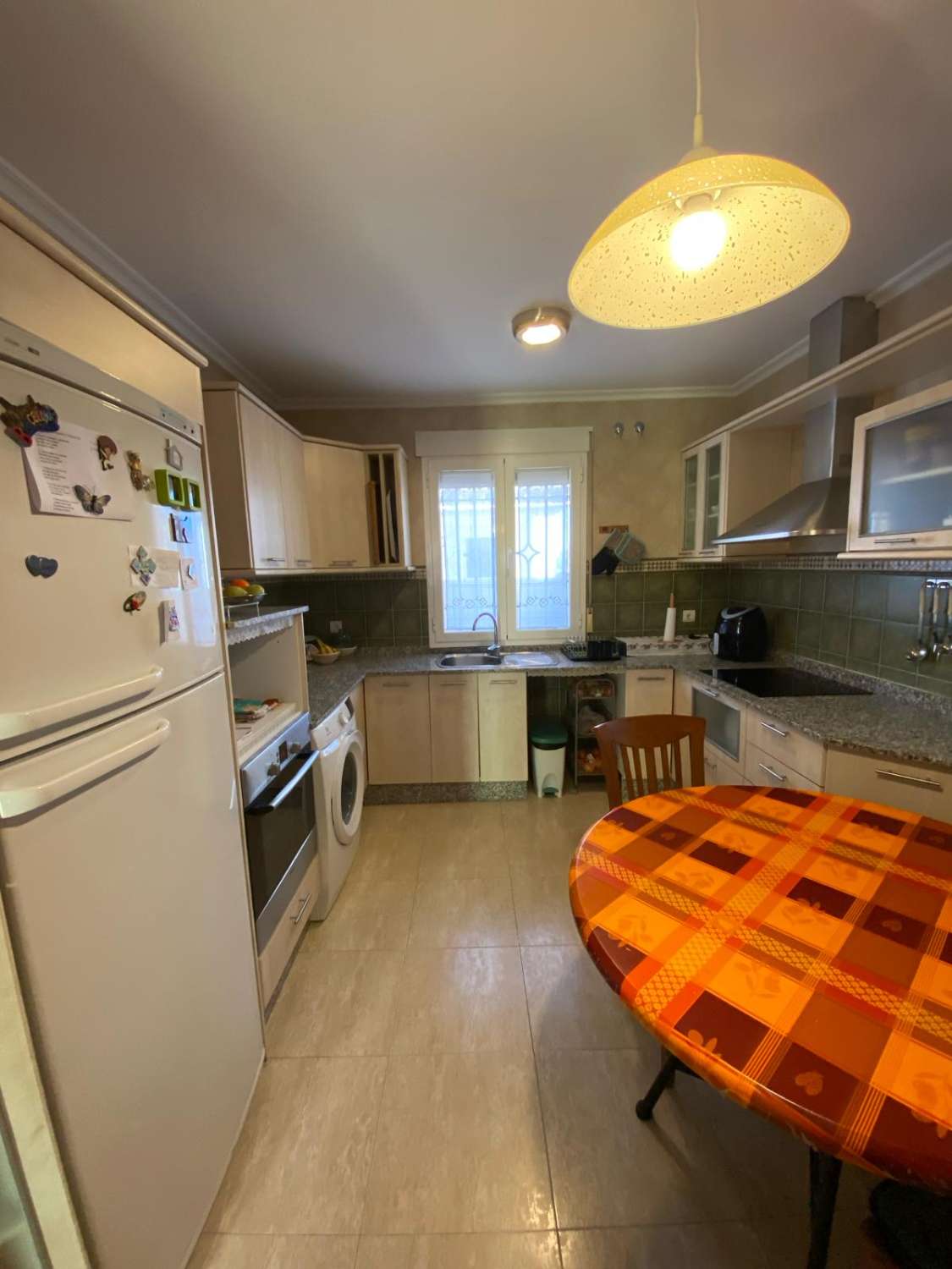 Casa, 4 Dormitorios, 3 Baños, en Baza