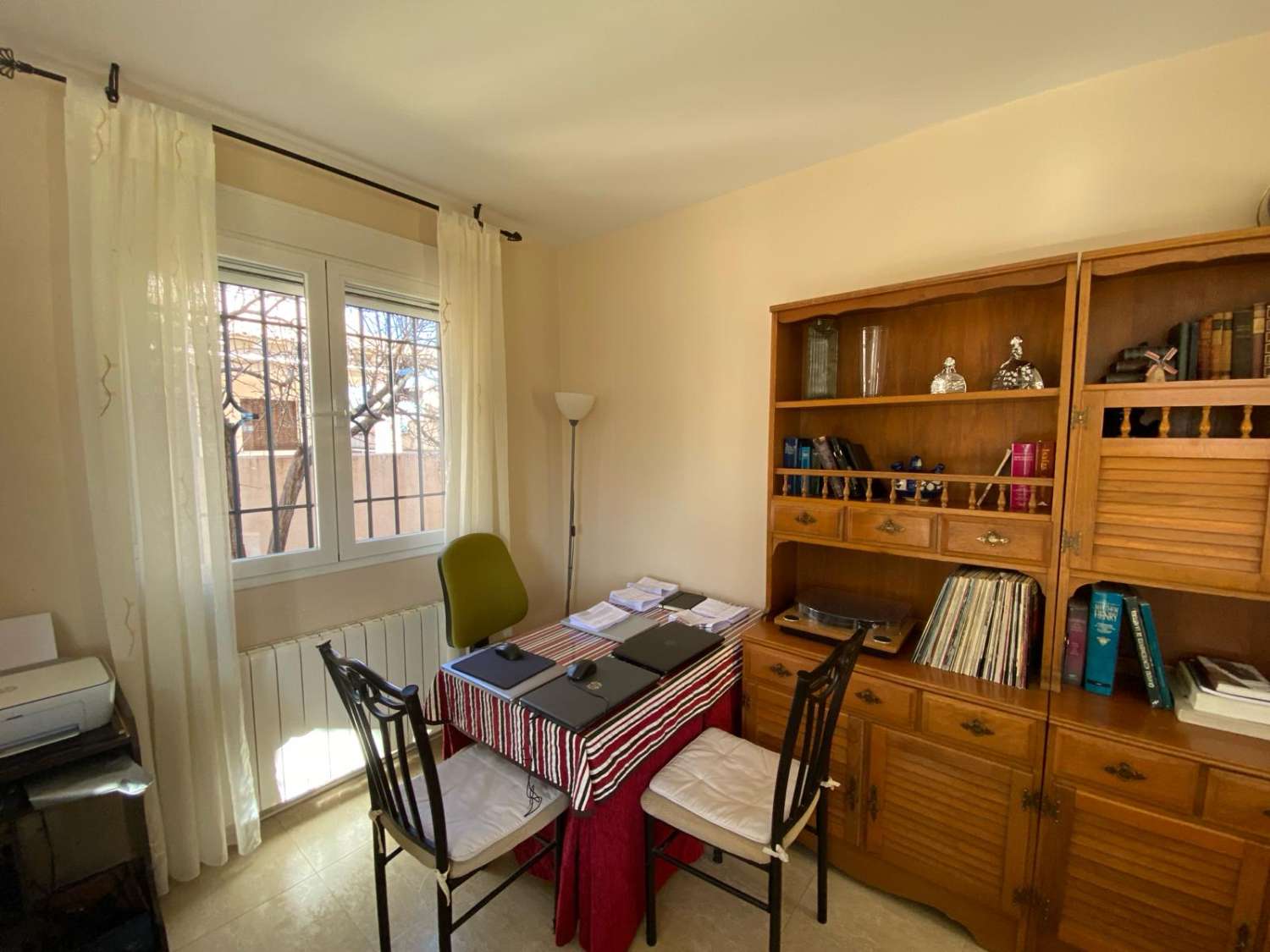 Casa, 4 Dormitorios, 3 Baños, en Baza