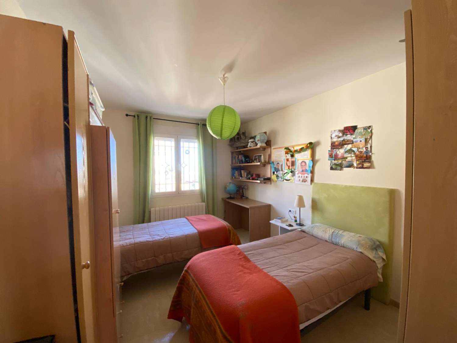 Casa, 4 Dormitorios, 3 Baños, en Baza
