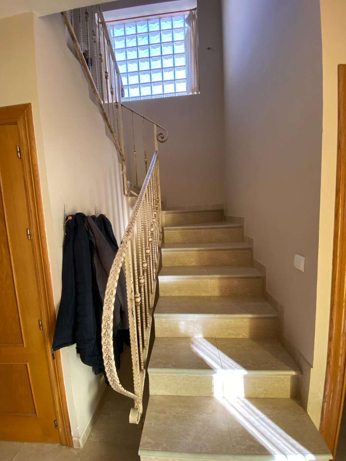 Casa, 4 Dormitorios, 3 Baños, en Baza