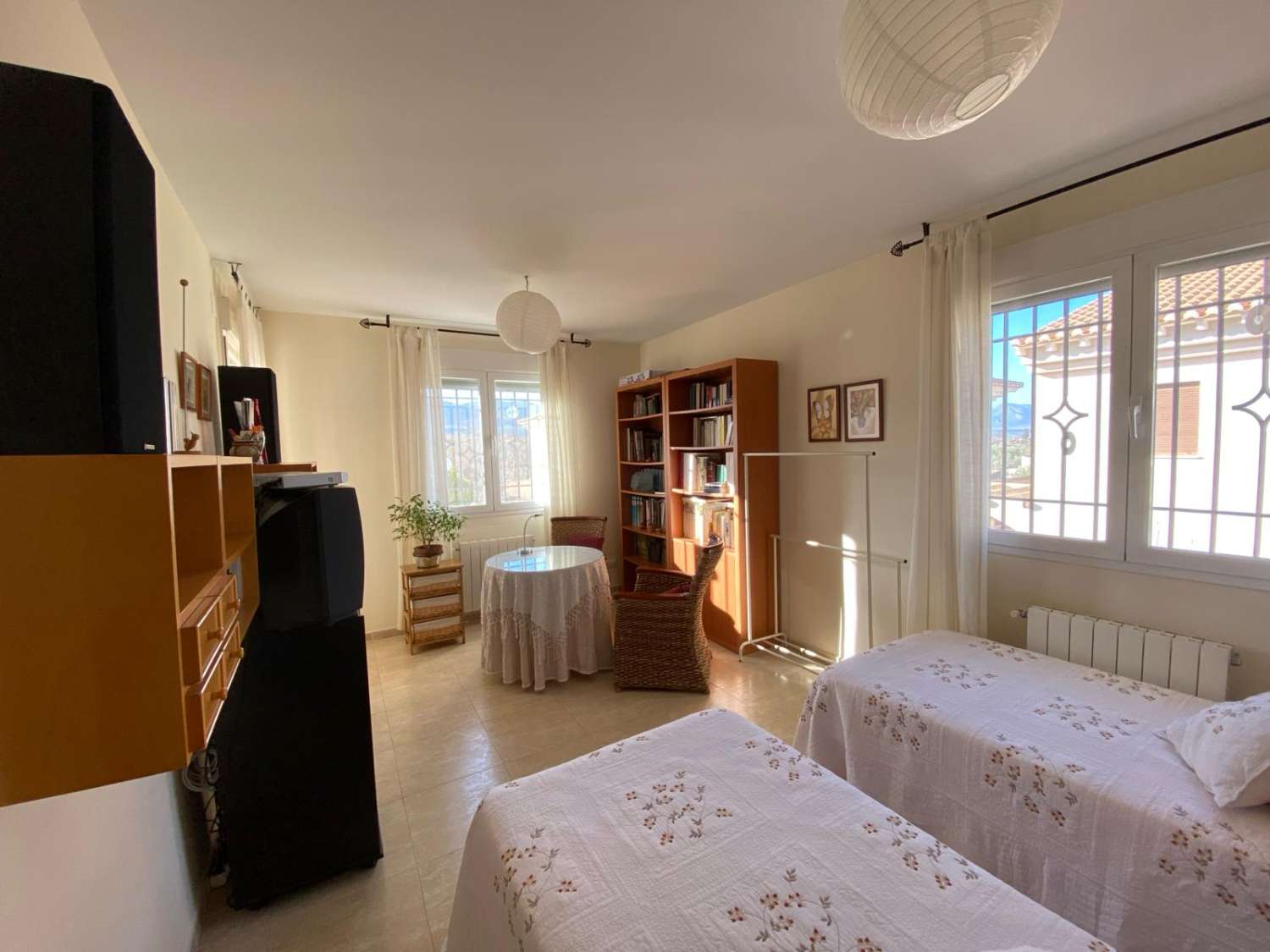 Casa, 4 Dormitorios, 3 Baños, en Baza