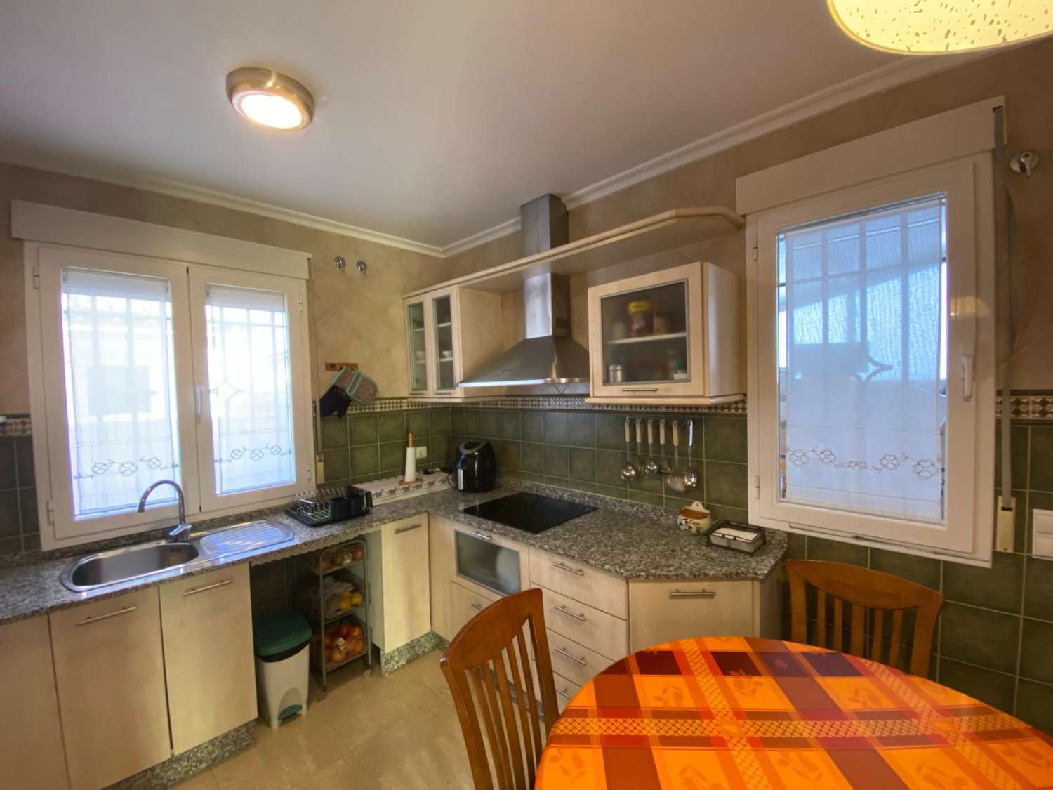 Casa, 4 Dormitorios, 3 Baños, en Baza