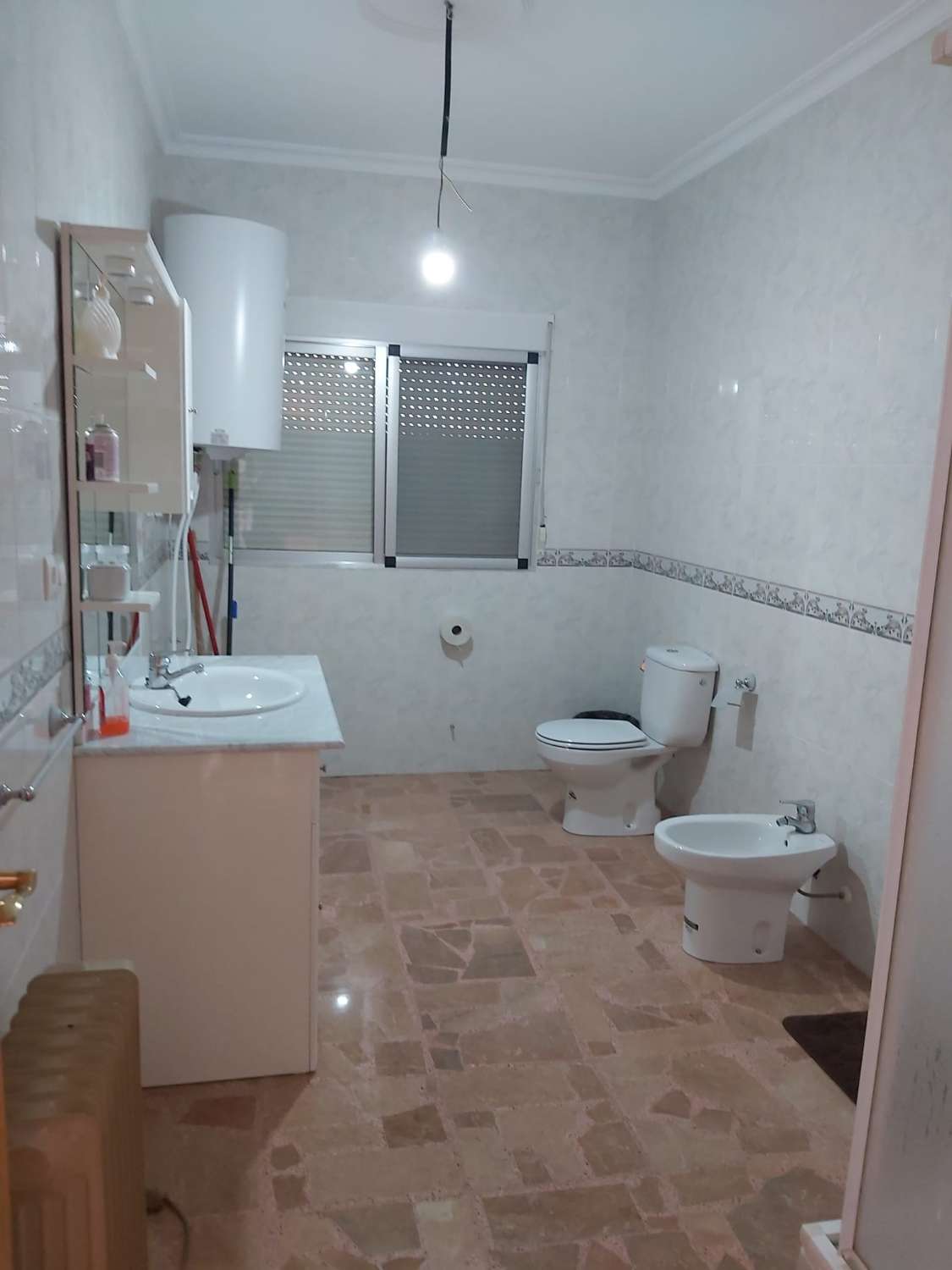 Luxury 10 bed, 2 bath house in Benamaurel