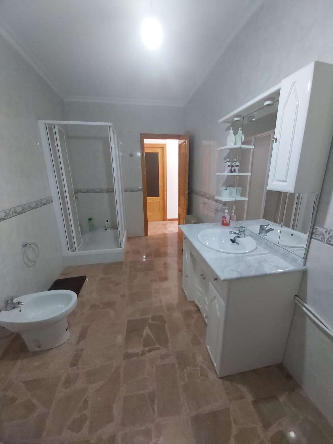 Luxury 10 bed, 2 bath house in Benamaurel