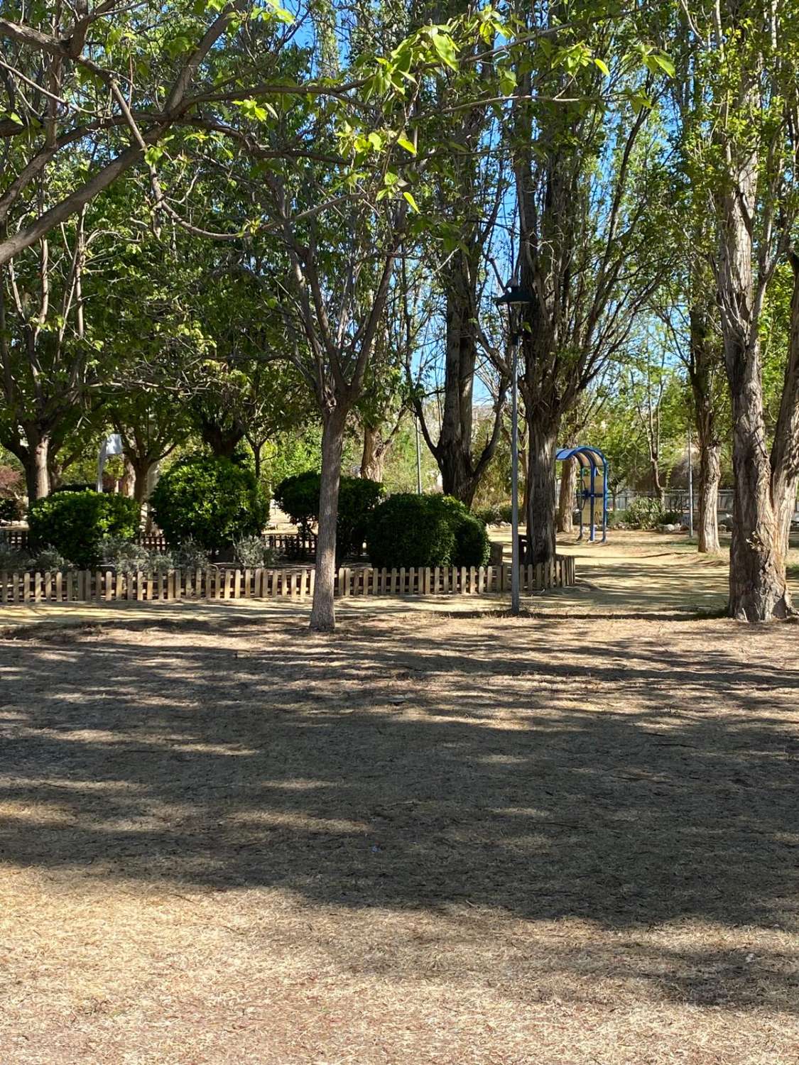 Precioso apartamento reformado de 2 dormitorios y 1 baño en planta baja con patio con jardín - Vélez Rubio