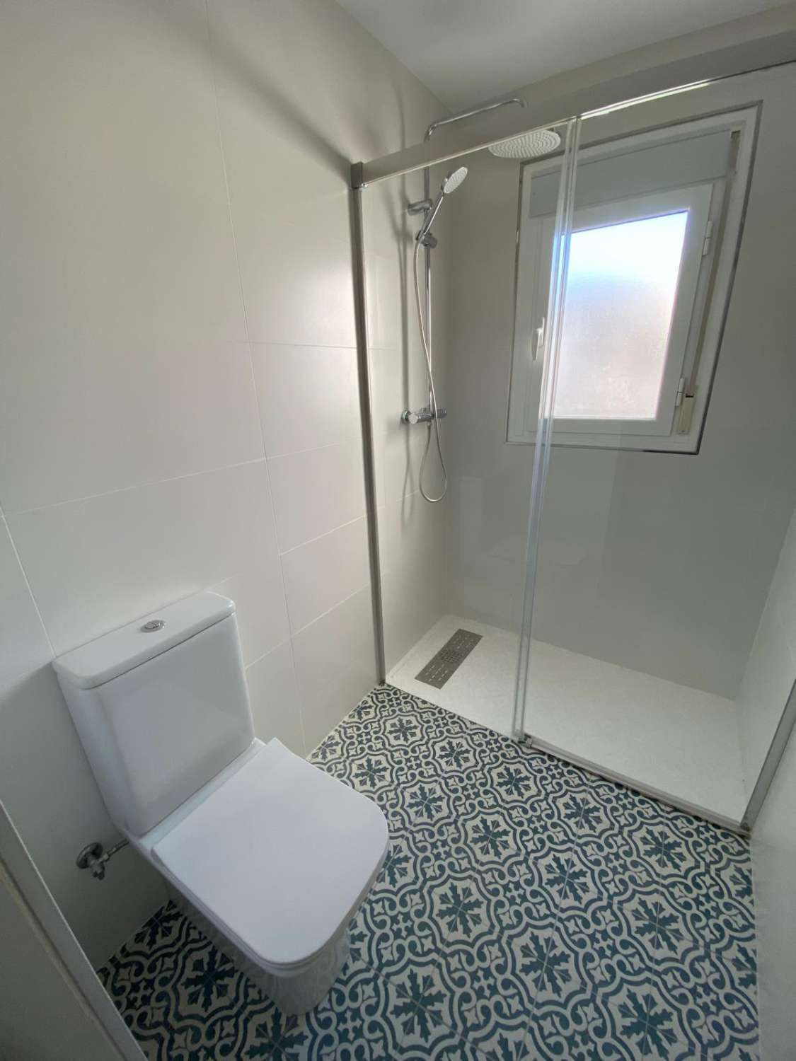 Precioso apartamento reformado de 2 dormitorios y 1 baño en planta baja con patio con jardín - Vélez Rubio