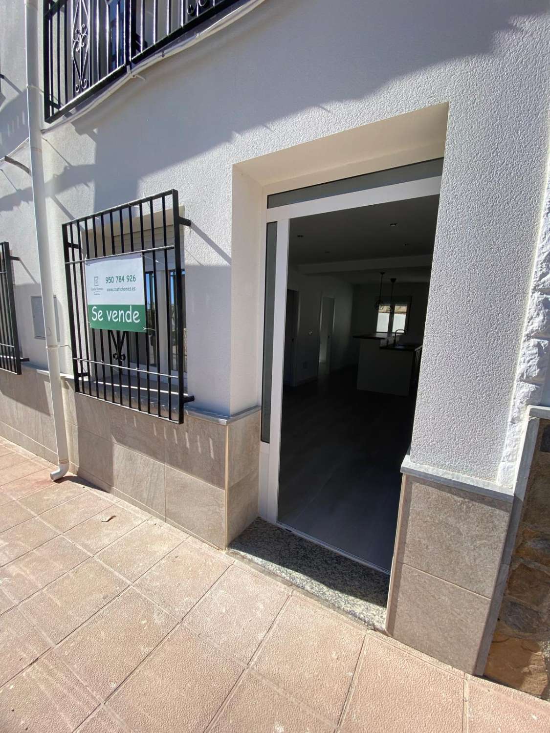 Beautiful reformed 2 bed, 1 bath ground floor apartment with patio garden - Velez Rubio