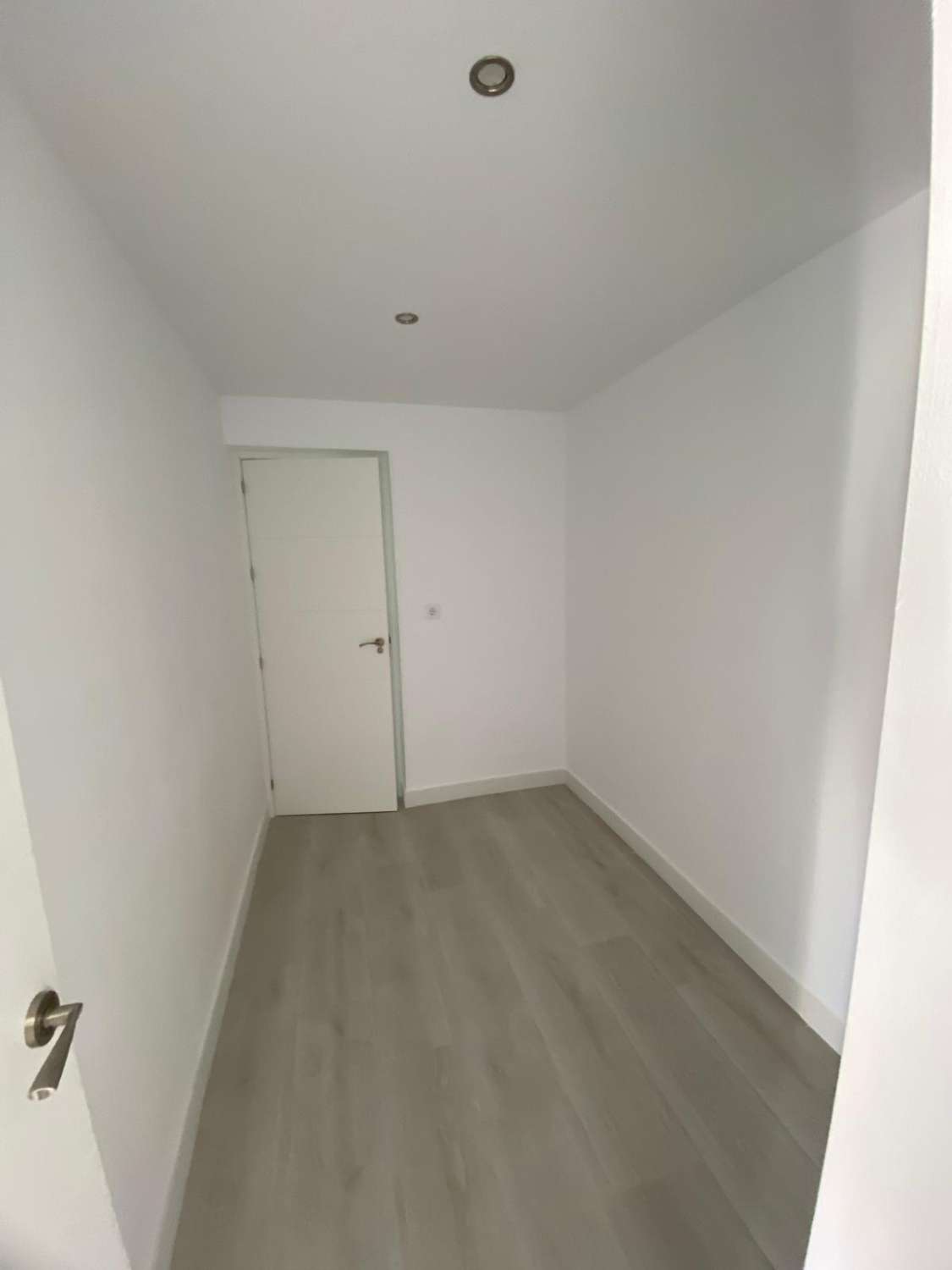 Bel appartement réformé de 2 chambres, 1 salle de bain au rez-de-chaussée avec jardin patio - Velez Rubio