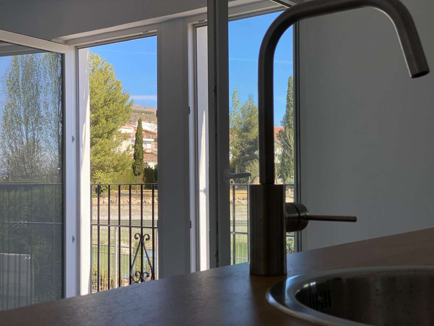 Beautifully and completely reformed 3-bedroom 1st Floor Flat in Velez Rubio with spectacular views from roof terrace.