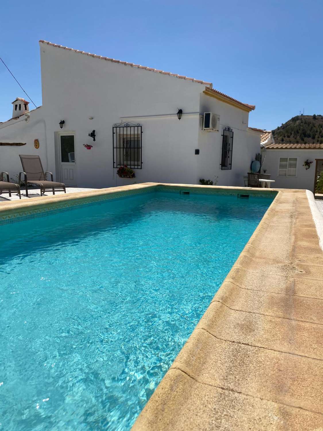 Villa with 3 beds / 2 baths and swimming pool in lovely setting near Oria
