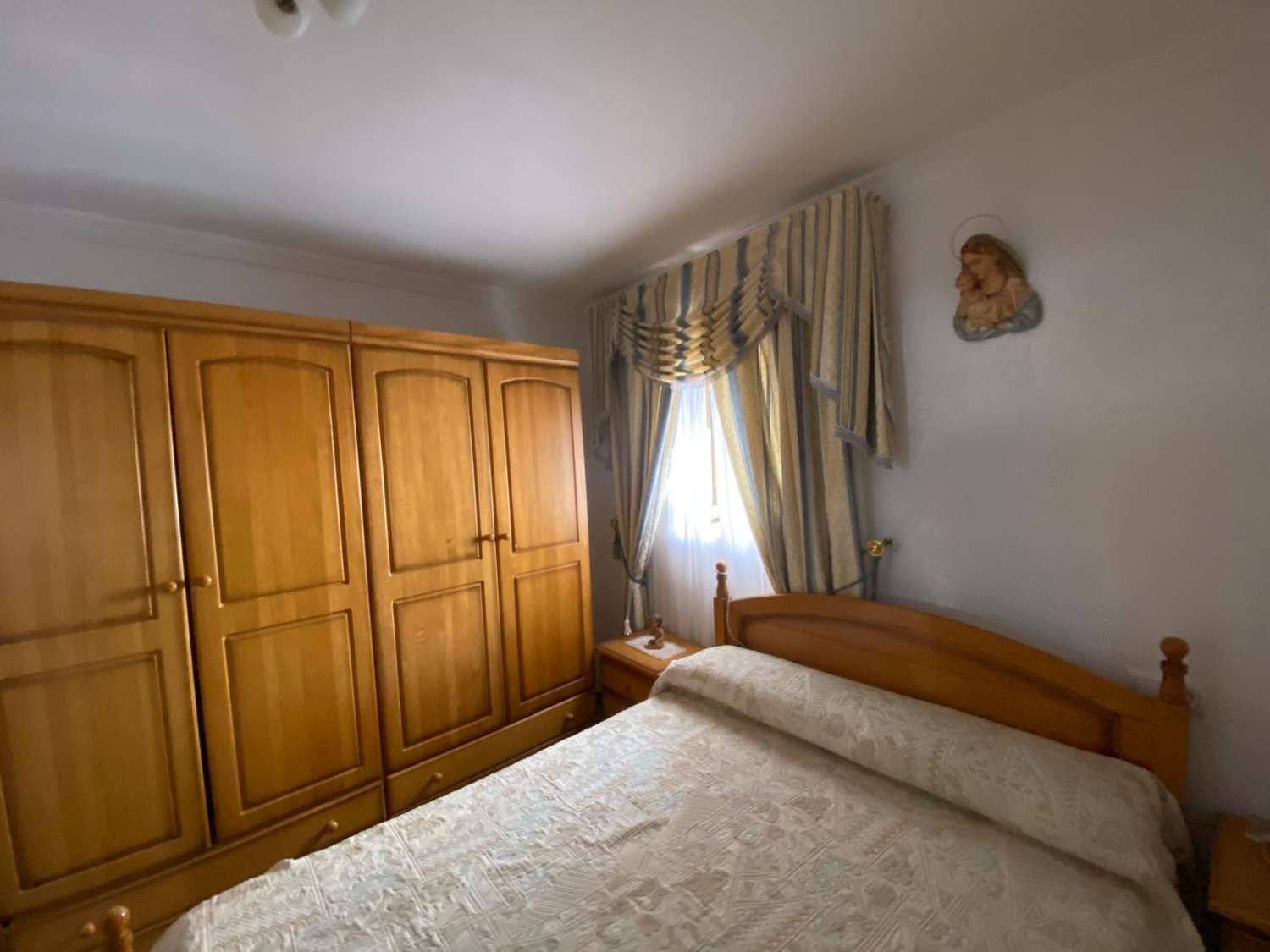 Encantadora casa adosada de 3 dormitorios y 2 baños con patio exterior en Maria