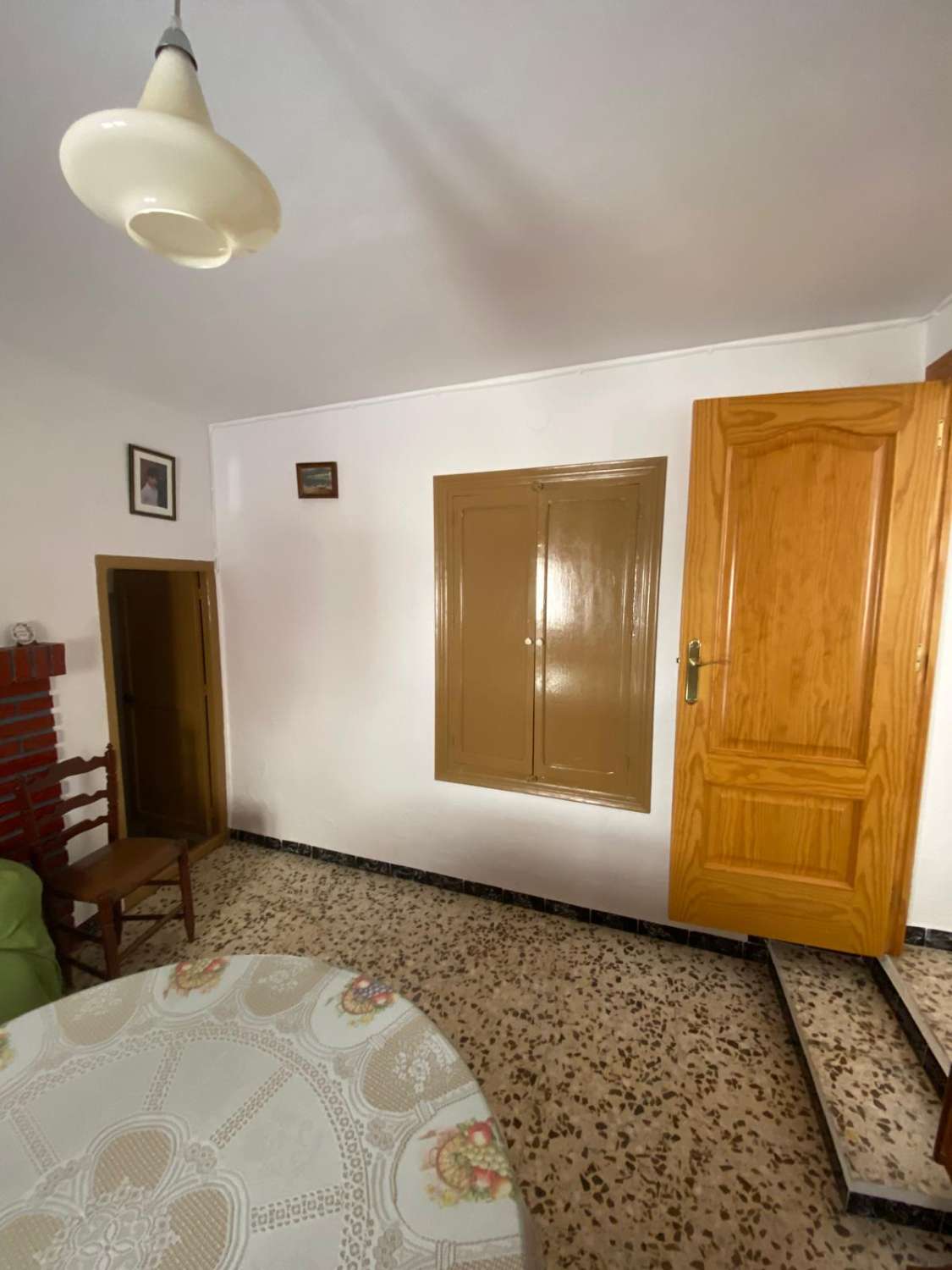 Encantadora casa adosada de 3 dormitorios y 2 baños con patio exterior en Maria