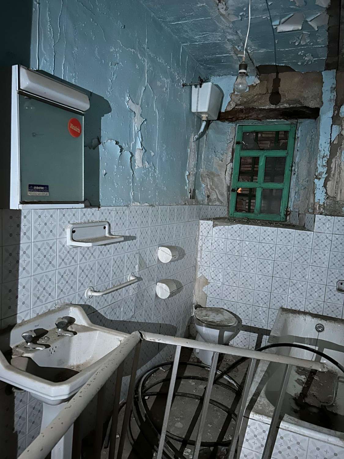 Large town house near Oria church square for reform