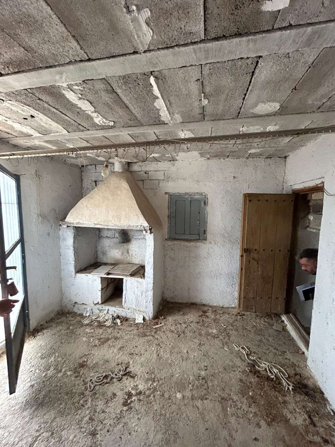 3-story semi-detached house next to the Vélez-Blanco castle
