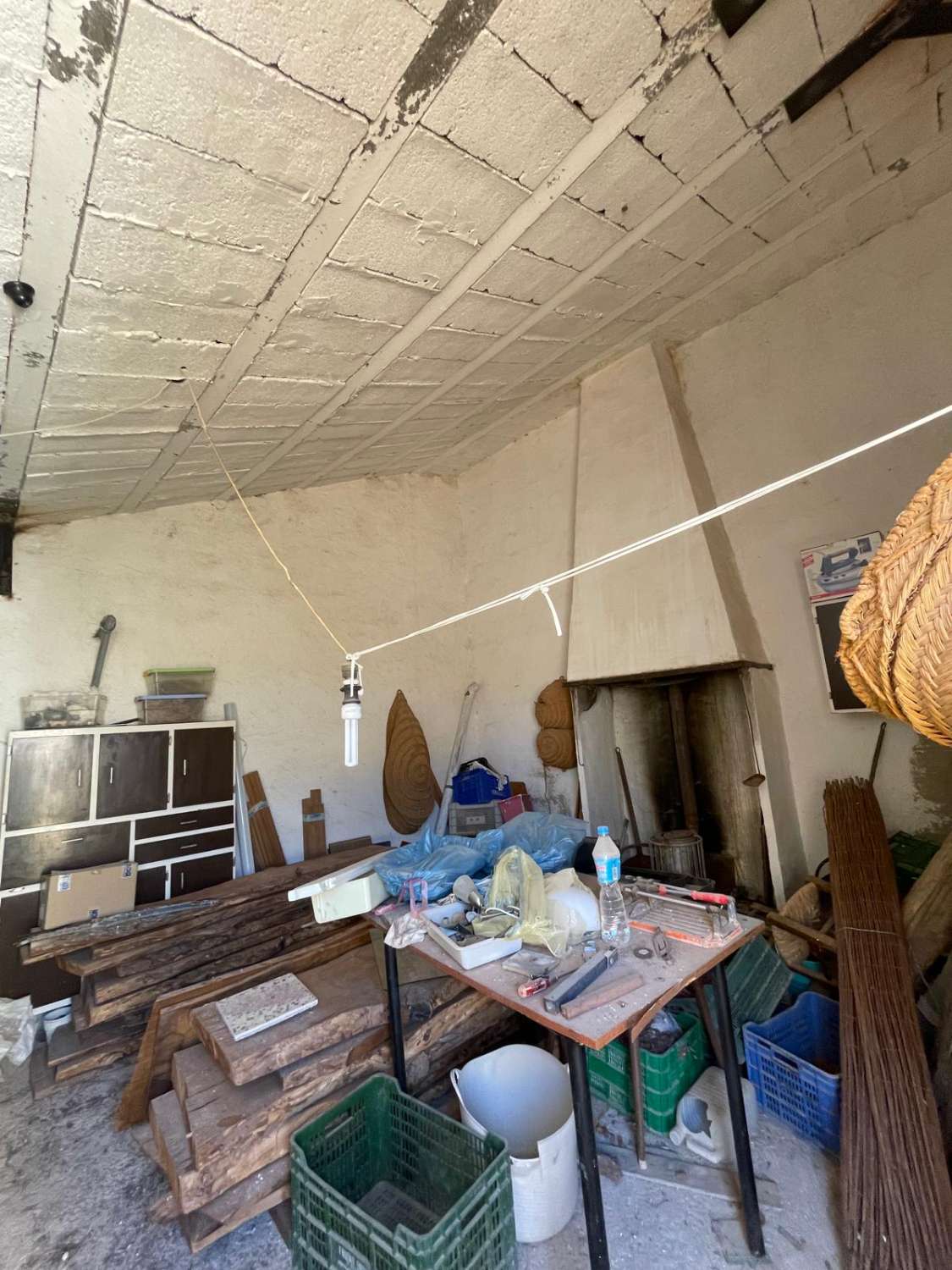 Hermosa casa de 5 habitaciones en el corazón de Vélez Blanco con espacio exterior.