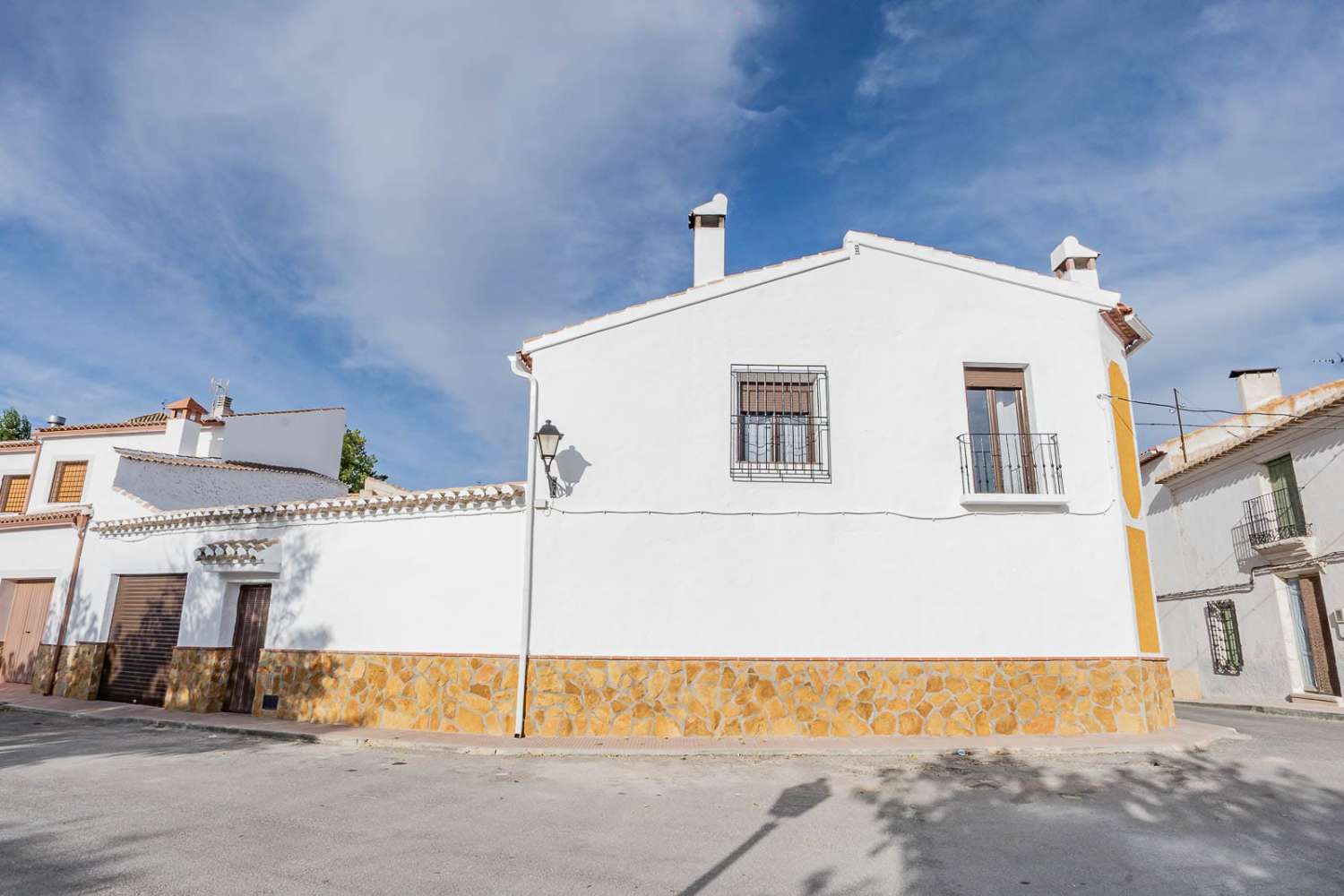 Impeccably restored house in Topares with outdoor patio and garage