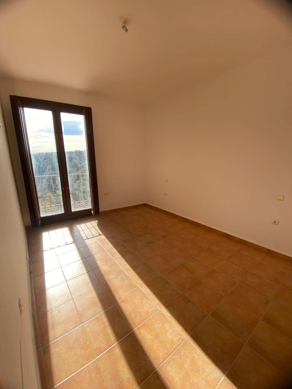 Luxe appartement met 2 slaapkamers, 2 badkamers en prachtig uitzicht op een toplocatie (1ºB)