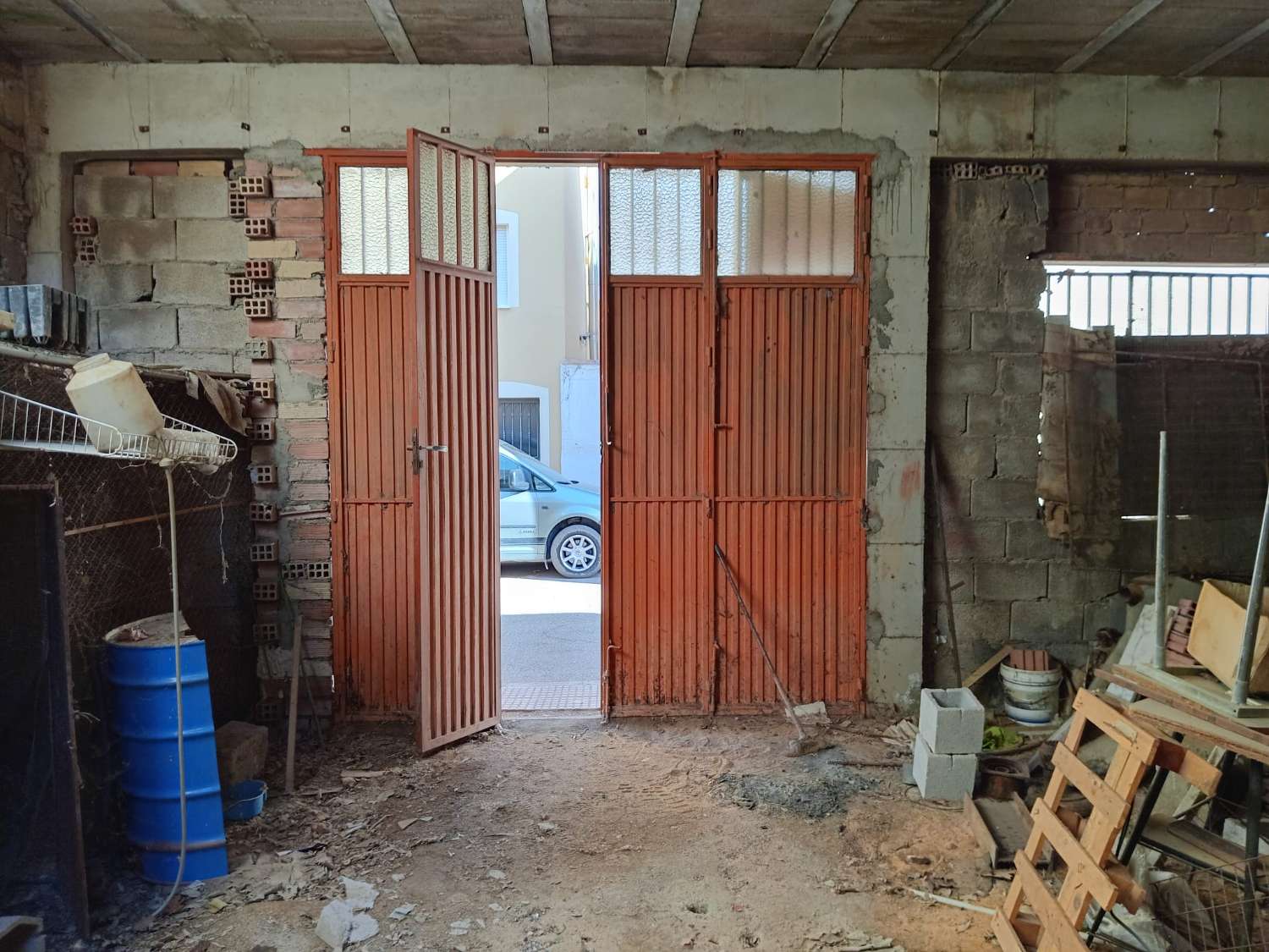 Garaje de 120m2 en el centro de Vélez-Rubio