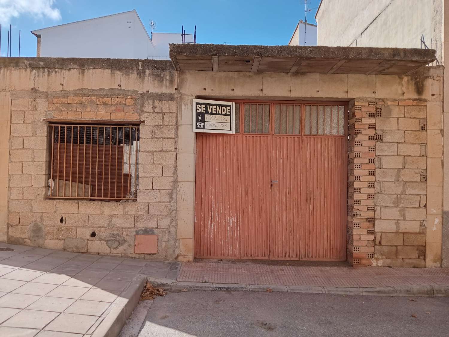 Garaje de 120m2 en el centro de Vélez-Rubio