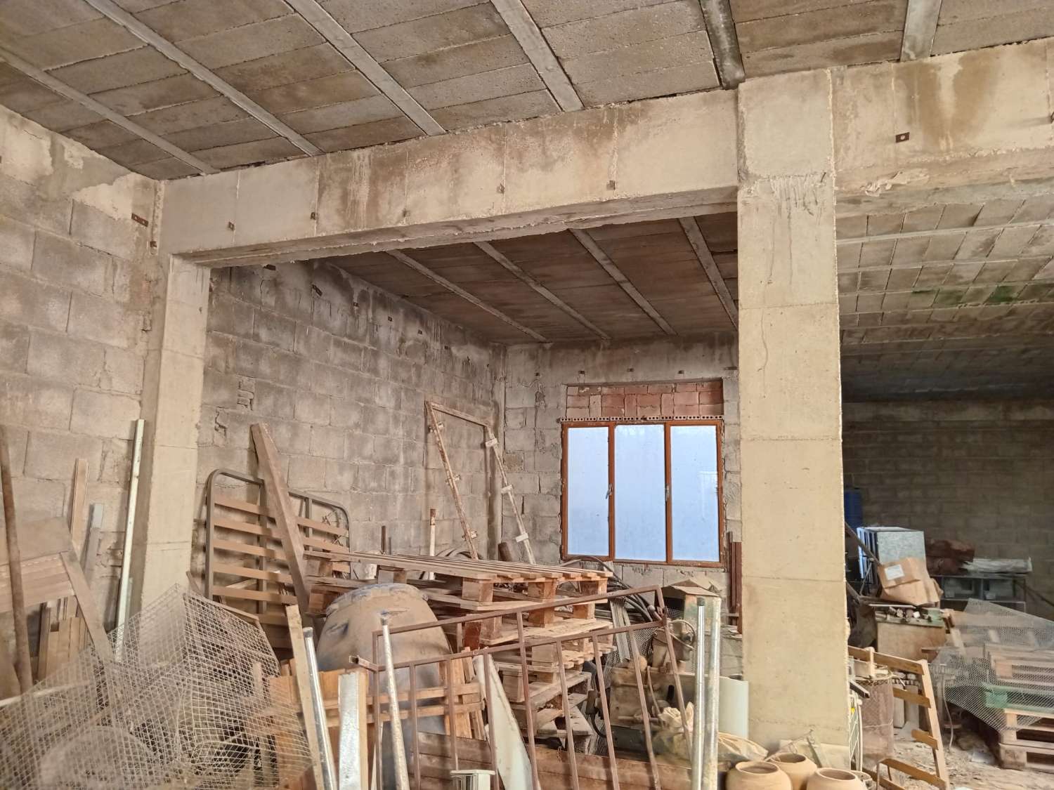 Garaje de 120m2 en el centro de Vélez-Rubio
