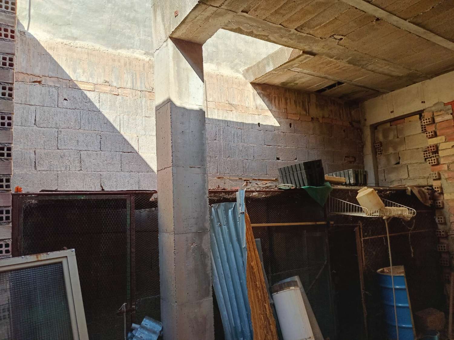 Garaje de 120m2 en el centro de Vélez-Rubio