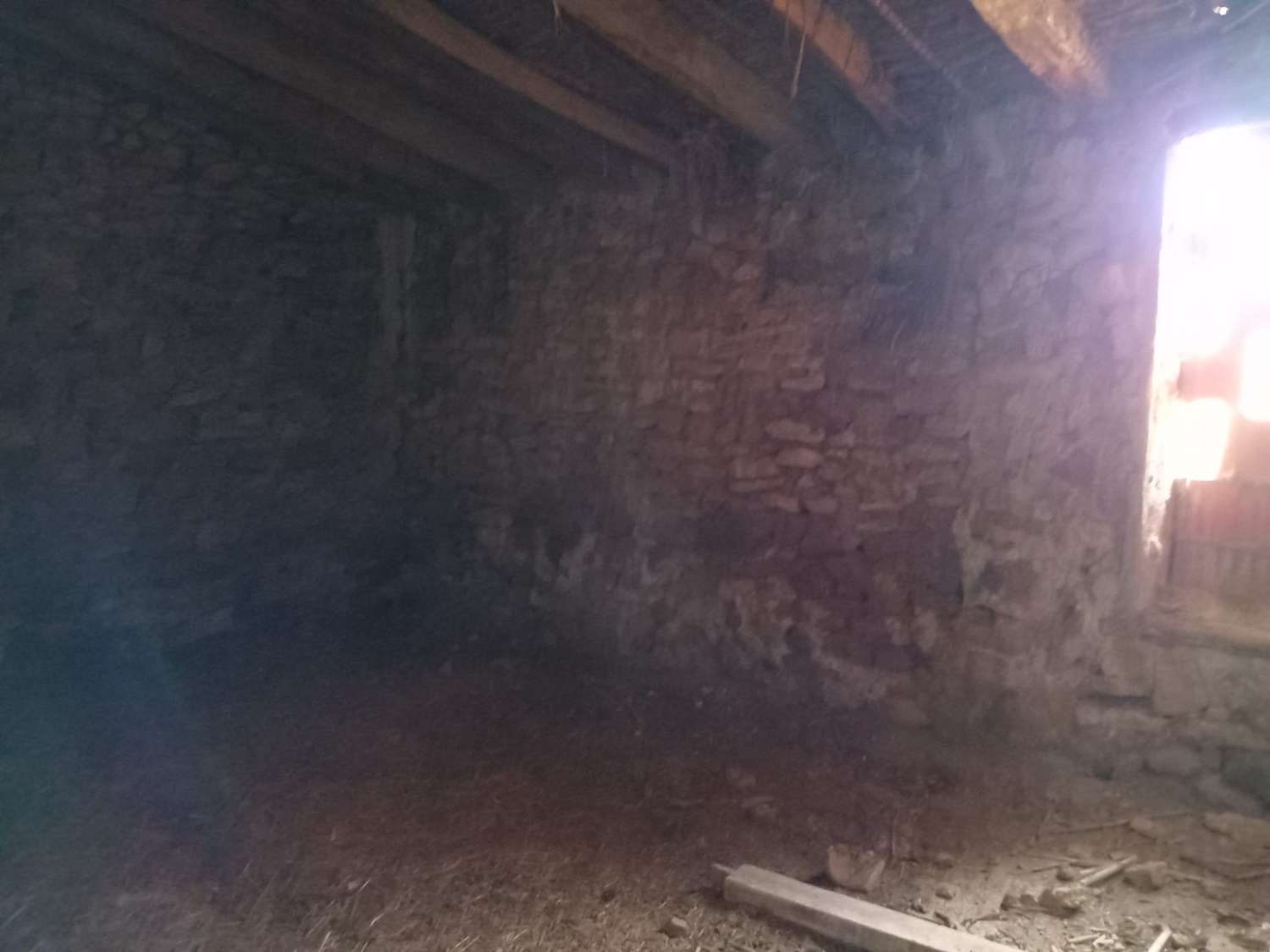 Finca con terreno de 3 hectáreas a 7km de Vélez Rubio