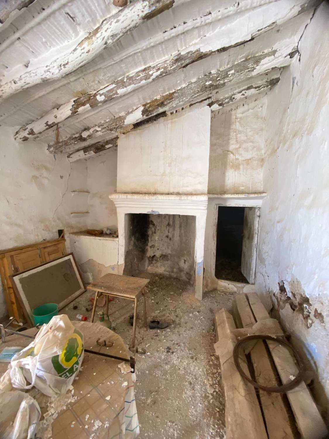 Boerderij met 3 hectare grond op 7 km van Vélez Rubio met fantastisch uitzicht