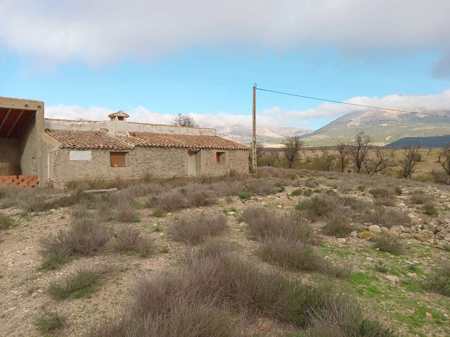 Boerderij met 3 hectare grond op 7 km van Vélez Rubio met fantastisch uitzicht