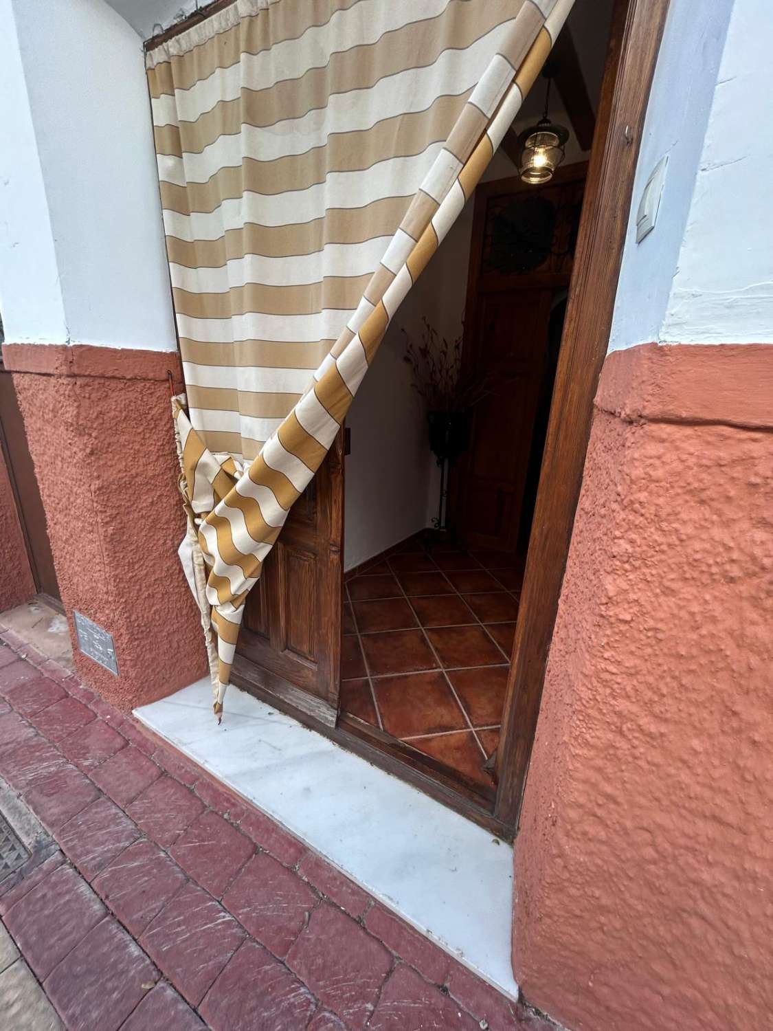 Geräumiges 4-stöckiges Herrenhaus mit Terrasse und Patio in Vélez-Blanco