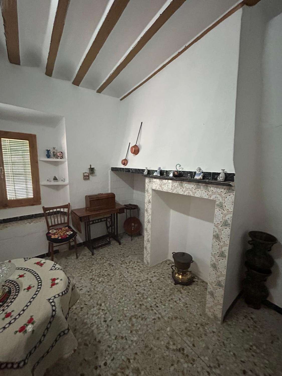 Geräumiges 4-stöckiges Herrenhaus mit Terrasse und Patio in Vélez-Blanco