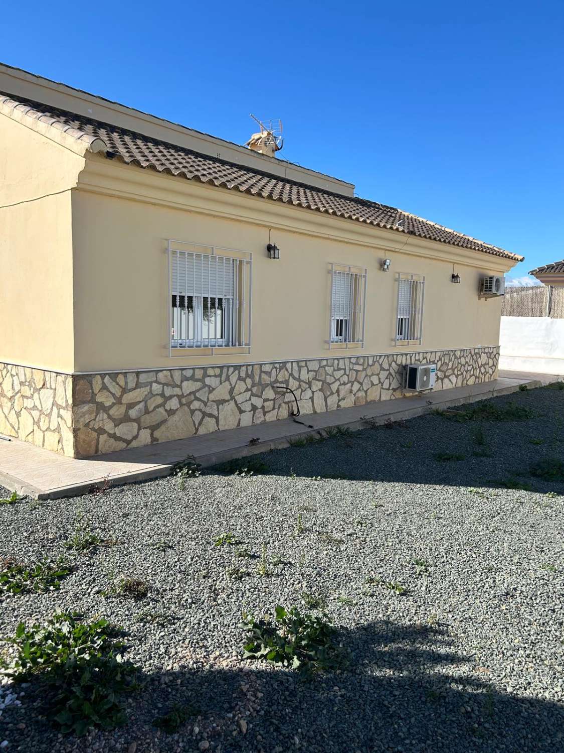 Villa mit drei Schlafzimmern und drei Bädern im beliebten Arboleas