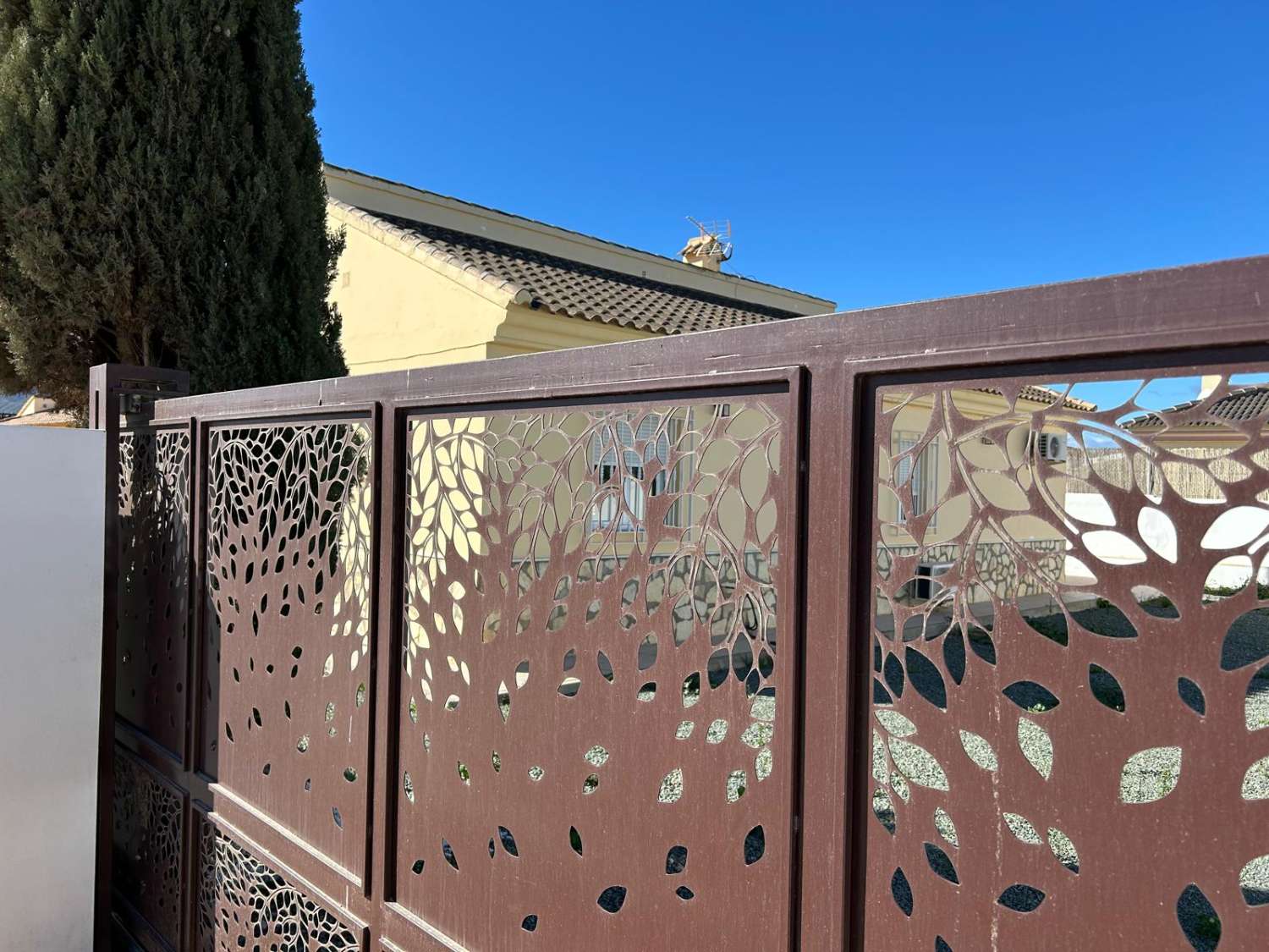 Villa mit drei Schlafzimmern und drei Bädern im beliebten Arboleas