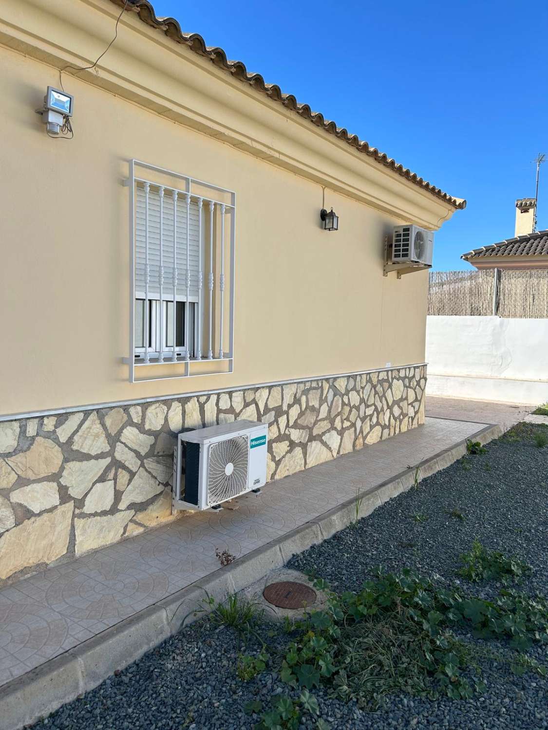 Villa mit drei Schlafzimmern und drei Bädern im beliebten Arboleas