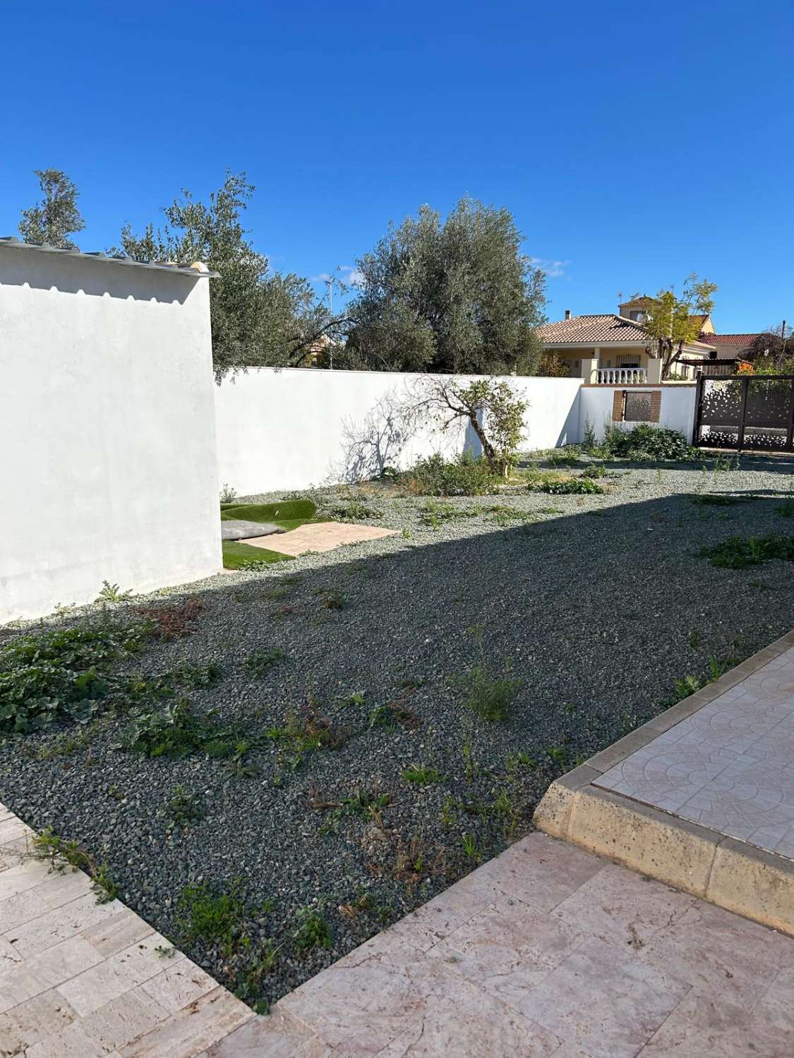 Villa mit drei Schlafzimmern und drei Bädern im beliebten Arboleas