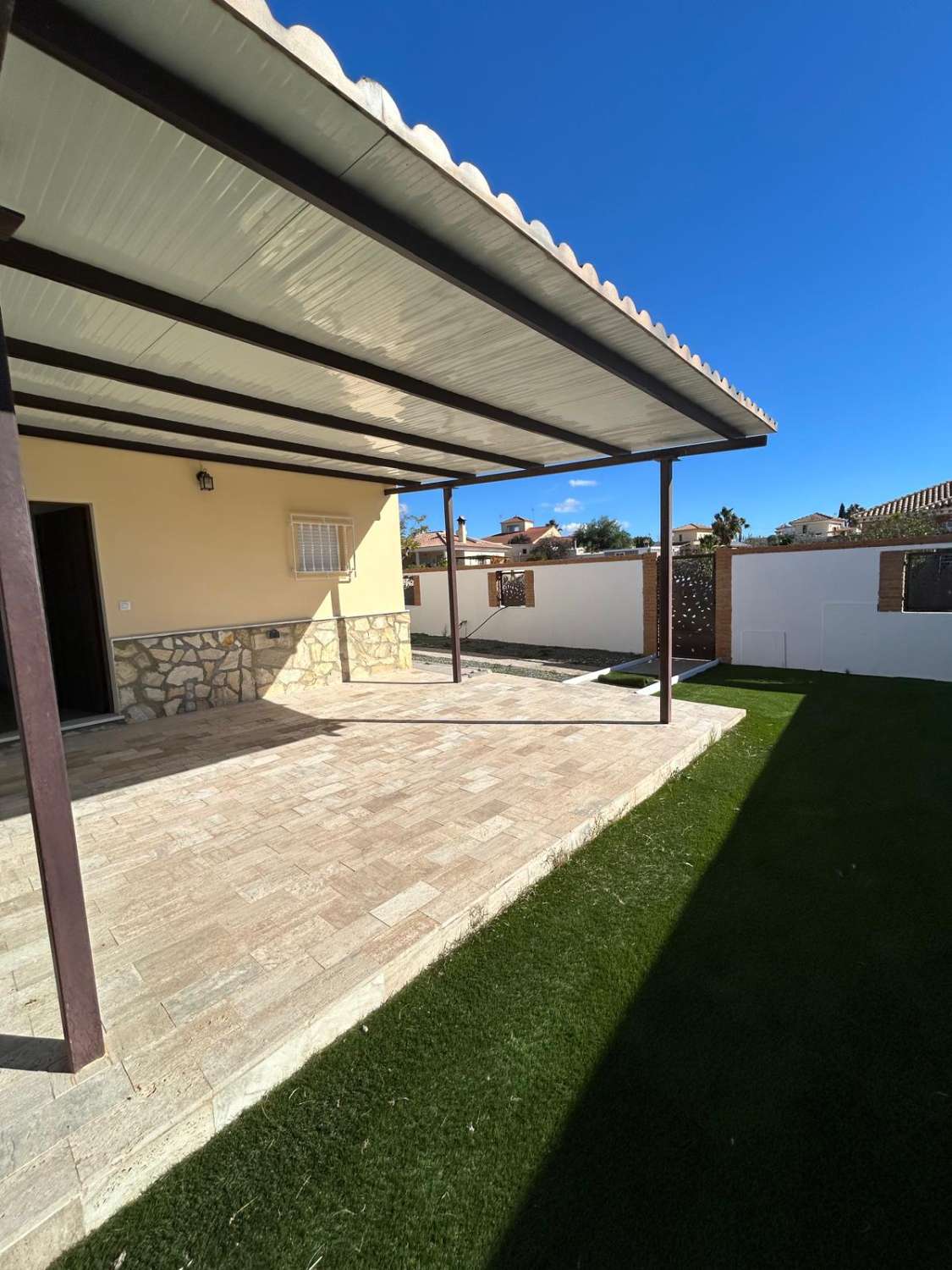Villa mit drei Schlafzimmern und drei Bädern im beliebten Arboleas