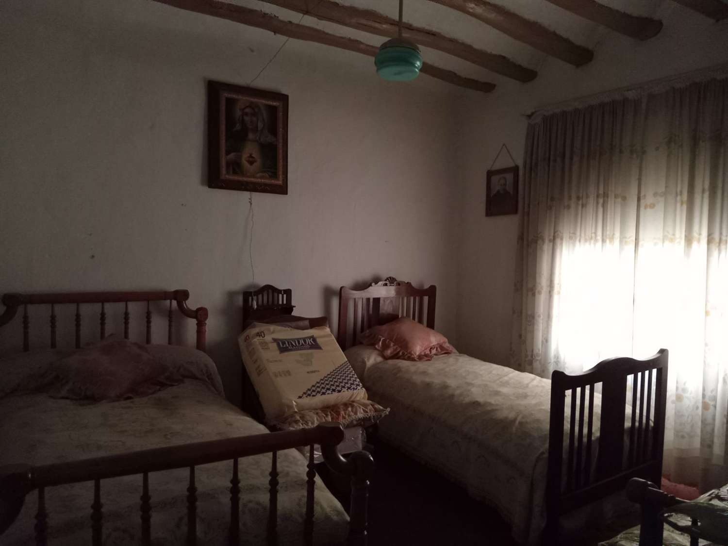House for renovation in the historic center of Vélez-Blanco